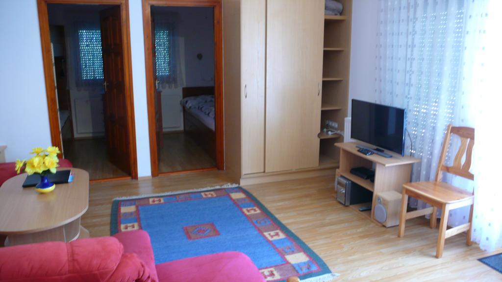 Nyarido Apartman Apartment Alsóörs Екстериор снимка